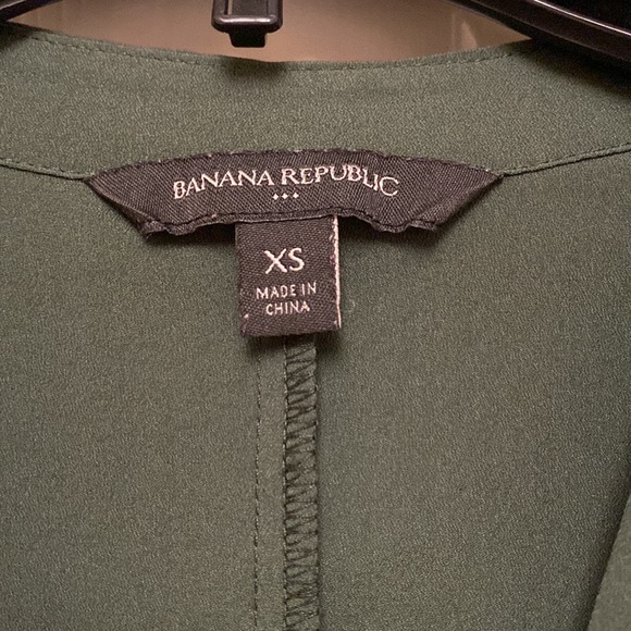 Banana Republic Dark Green Sleeveless Blouse S - Picture 2 of 4